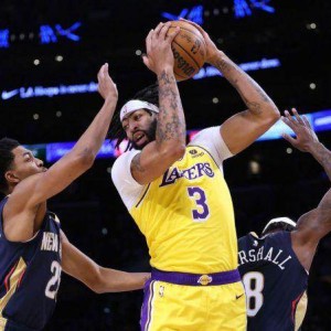 nba盘口-赛季至今唯一2+抢断2+盖帽 浓眉本赛季要冲击DPOY